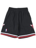 【送料無料】MITCHELL & NESS SWINGMAN SHORTS BULLS 1997-1998