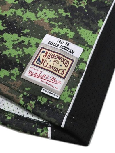 画像3: 【送料無料】MITCHELL & NESS SWINGMAN JERSEY CAMO RAPTORS #10 DEROZAN