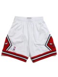 【送料無料】MITCHELL & NESS SWINGMAN SHORTS BULLS 1997-1998