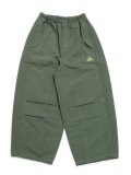 【送料無料】ADIDAS PARACHUTE PANTS-OLIVE STRATA