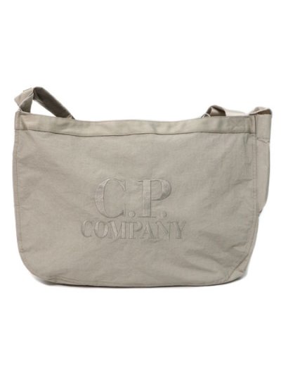 画像1: 【送料無料】C.P.COMPANY PLAIN PAPER TOUCH ZIPPED BAG VINTAGE KHK