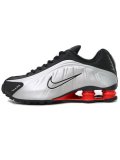 【送料無料】NIKE WMNS SHOX R4 BLACK/METALLIC SILVER