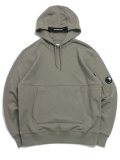 【送料無料】C.P.COMPANY DIAGONAL RAISED HOODED LENS FALLEN ROCK