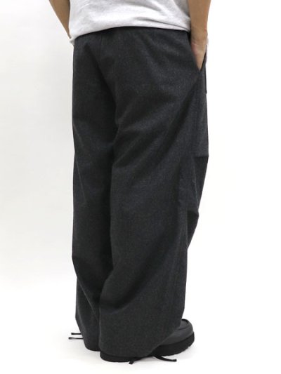 画像10: 【送料無料】Ten-c WOOL FLANNEL CARGO TROUSERS BLACK WIDOW