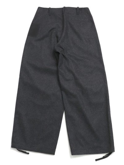 画像2: 【送料無料】Ten-c WOOL FLANNEL CARGO TROUSERS BLACK WIDOW