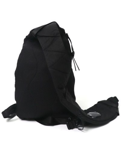 画像2: 【送料無料】C.P.COMPANY NYLON B CROSSBODY BACKPACK BLACK