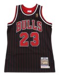 【送料無料】MITCHELL & NESS AUTHENTIC JERSEY ALTERNATE BULLS 96-97 #23 JORDAN