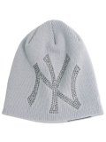 NEW ERA BASIC BEANIE BIG RHINESTONE YANKEES SNOW GREY