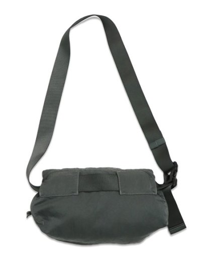 画像2: 【送料無料】C.P.COMPANY NYLON B LENS WAIST BAG CASTOR GRAY