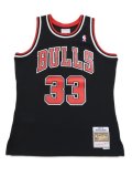 【送料無料】MITCHELL & NESS SWINGMAN JERSEY BULLS 97-98 #33 S.PIPPEN