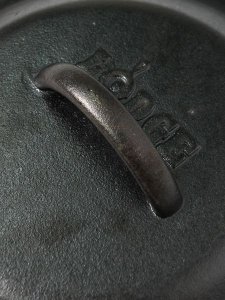 画像5: LODGE 9 INCH CAST IRON COVER (5)