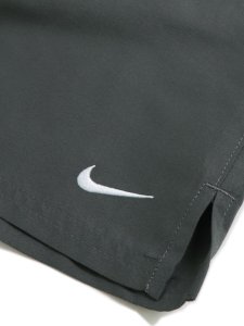 画像5: NIKE ESSENTIAL 7" SWIM VOLLEY SHORT-IRON GREY (5)
