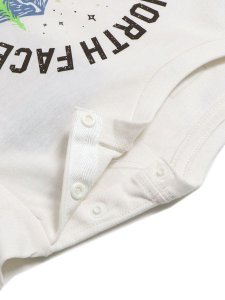 画像4: 【SALE】【KIDS】THE NORTH FACE BABY S/S LUMINOUS CAMP GRAPHIC TEE (4)