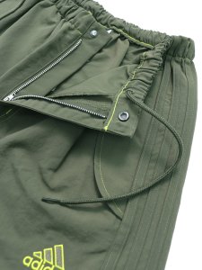画像4: 【SALE】ADIDAS PARACHUTE PANTS-OLIVE STRATA (4)