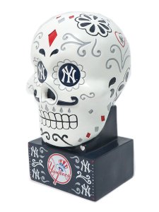 画像2: 【送料無料】SUGAR SKULL STATUE NY YANKEES (2)