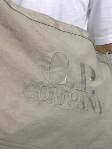 画像5: 【送料無料】C.P.COMPANY PLAIN PAPER TOUCH ZIPPED BAG VINTAGE KHK (5)