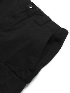画像4: 【送料無料】C.P.COMPANY CTN GABARDINE PPT CARGO SHORTS BLACK (4)