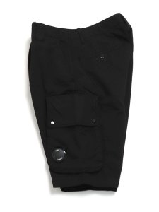 画像3: 【送料無料】C.P.COMPANY CTN GABARDINE PPT CARGO SHORTS BLACK (3)