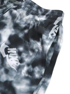 画像3: NIKE TIEDYE CAMO 7" VOLLEY SHORT WOLF GREY (3)