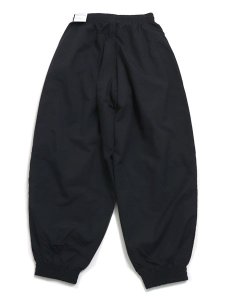 画像2: 【送料無料】NIKE OVERSIZED WOVEN TRACK PANT-BLACK/WHITE (2)