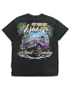 画像1: 【送料無料】ALMOST SOMEDAY NBA LOS ANGELES LAKERS TEE VINTAGE BLACK (1)
