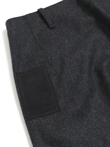 画像5: 【送料無料】Ten-c WOOL FLANNEL CARGO TROUSERS BLACK WIDOW (5)