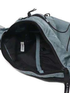画像5: 【送料無料】C.P.COMPANY NYLON B CROSSBODY BACKPACK SILVER BLUE (5)