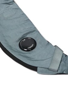 画像4: 【送料無料】C.P.COMPANY NYLON B CROSSBODY BACKPACK SILVER BLUE (4)