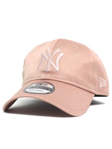 画像1: NEW ERA 9TWENTY 9TWENTY VALENTINE'S DAY SATIN NYY PINK BEIGE (1)