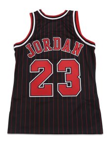 画像2: 【送料無料】MITCHELL & NESS AUTHENTIC JERSEY ALTERNATE BULLS 96-97 #23 JORDAN (2)