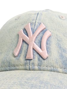 画像6: NEW ERA 9TWENTY OVER DYE DENIM YANKEES WHITE/PINK JOY (6)
