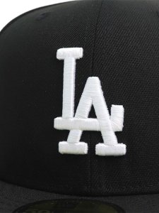 画像8: NEW ERA 59FIFTY CS DODGERS WS2025 U/GY FB BLK/WHT (8)