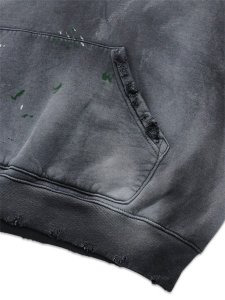 画像4: 【送料無料】MOOJI MOOJI OVERSIZED CROP HOODIE SPLATTER BLACK (4)
