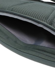 画像7: NIKE NSW COMMUTE SLING BAG 8L-CAMO GREEN/CUCUMBER CALM (7)